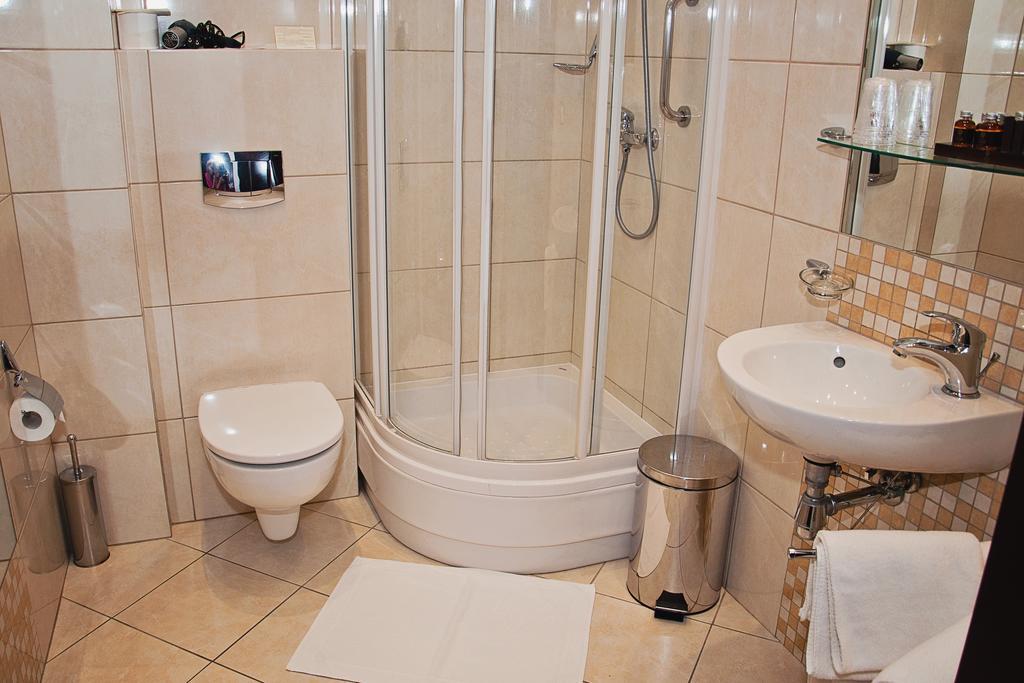 Hotel Pod Lwem Elblag Bilik gambar