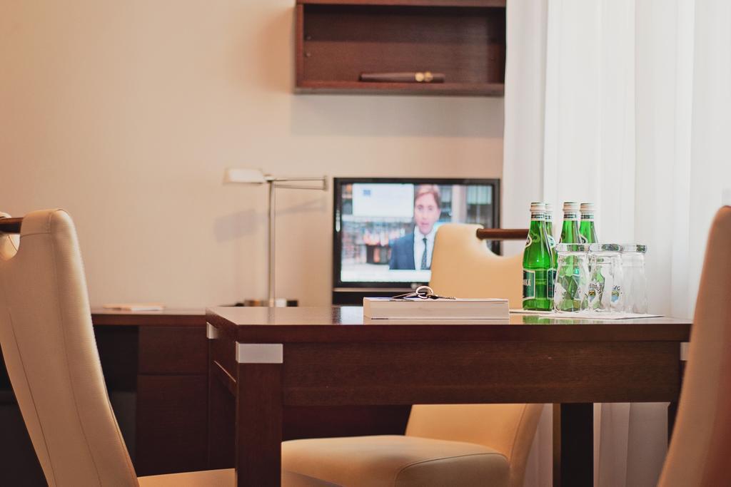 Hotel Pod Lwem Elblag Bilik gambar