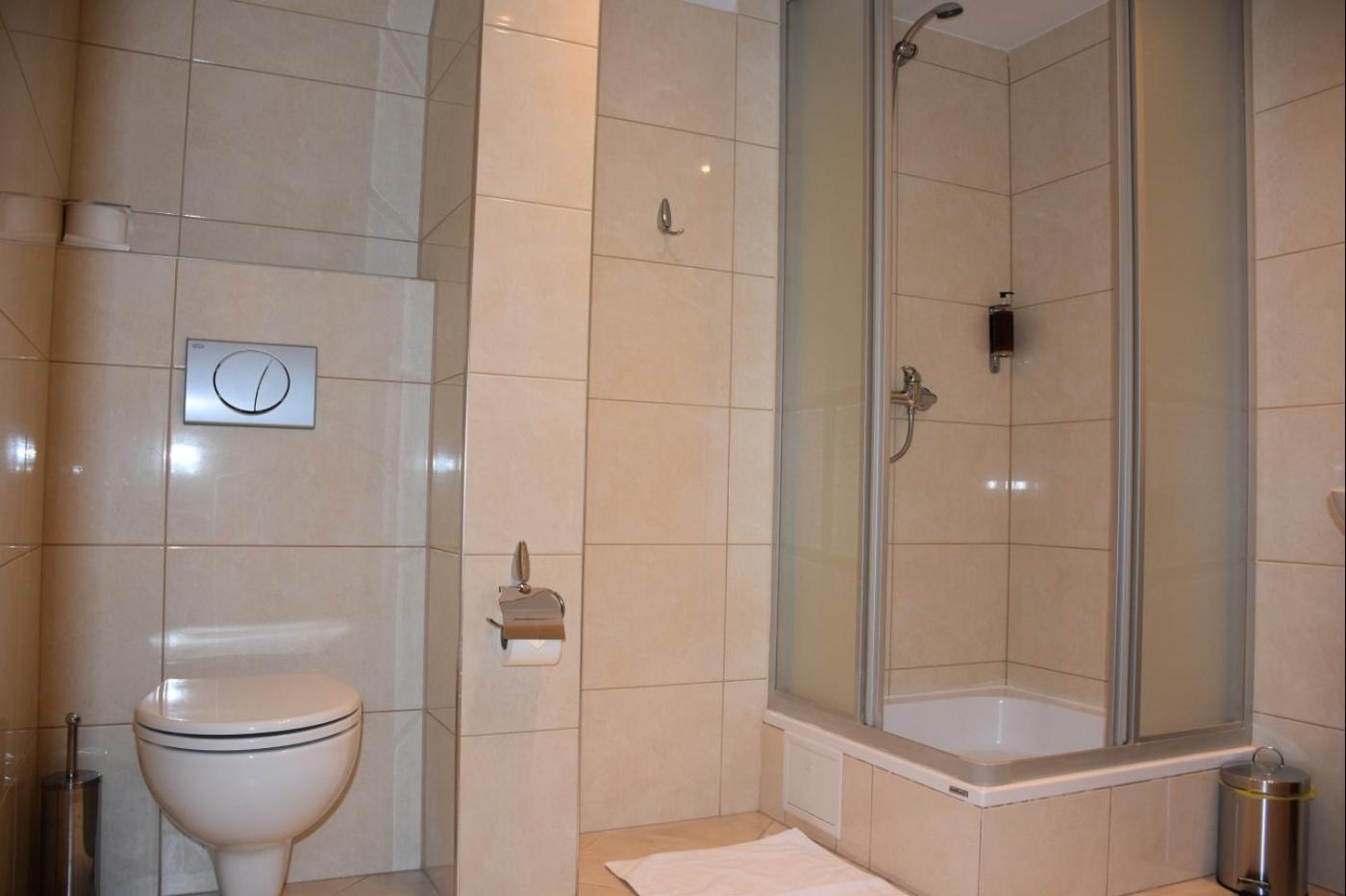 Hotel Pod Lwem Elblag Bilik gambar